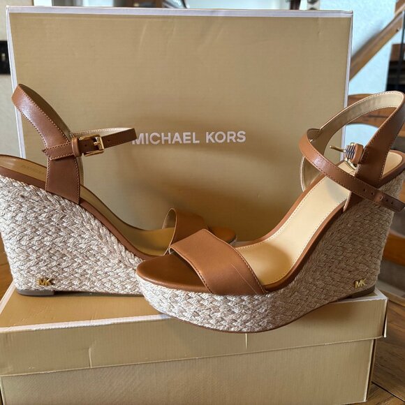 Michael Kors, Jill Wedge - Picture 1 of 3